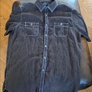 Button down shirt sleeve shirt